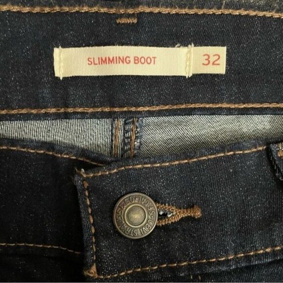 Levi's Dark Wash Slimming Boot Cut Jeans - Picture 6 of 6